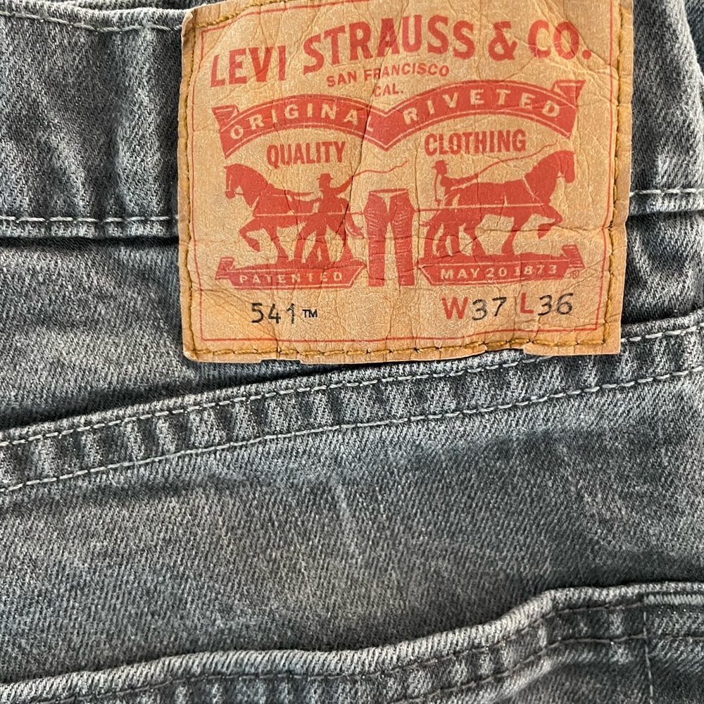 Levi’s 541 red tag jeans